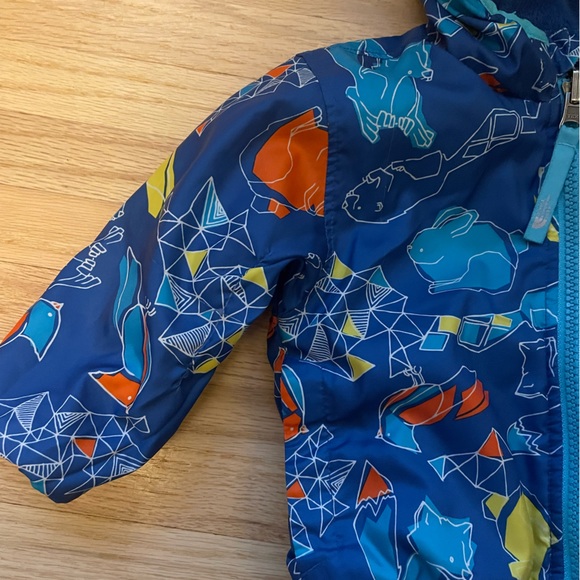 BABY NORTH FACE REVERSIBLE HOODED JACKET - Picture 9 of 9